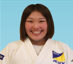 立川　桃（タツカワ　モモ）