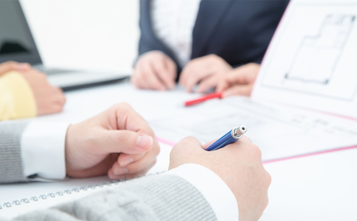 具体的な準備（資金調達・物件探し・資格・各種申請）