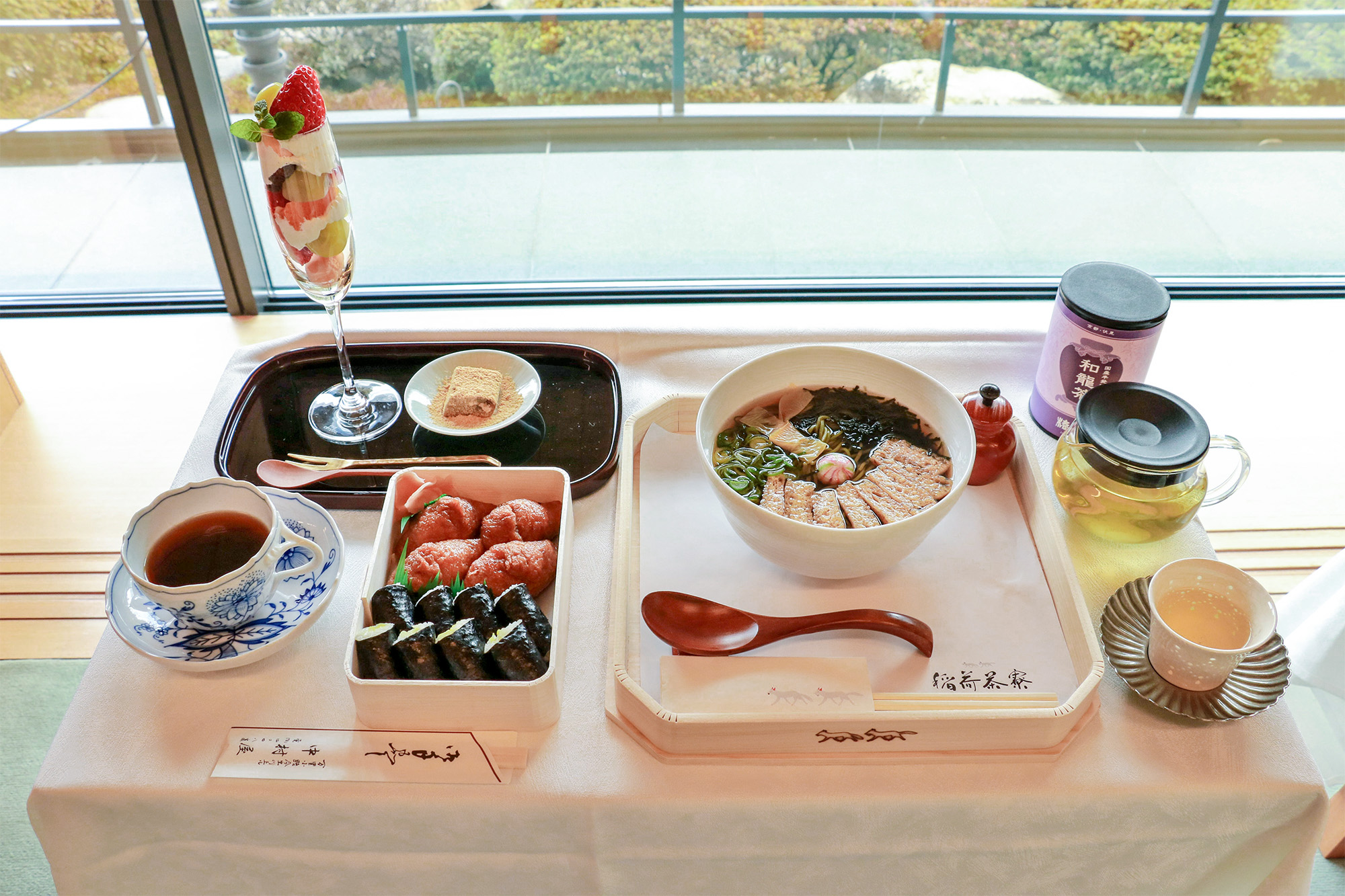 抹茶そば、助六寿司、王将戦特製フルーツパフェ