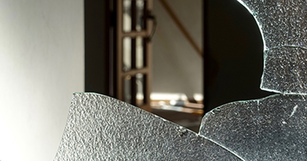 空き巣や泥棒に入られたら？警察への通報の仕方と取るべき行動を解説