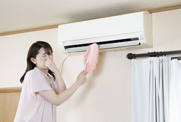 エアコンのニオイや汚れの原因は？