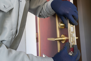 玄関の鍵の交換