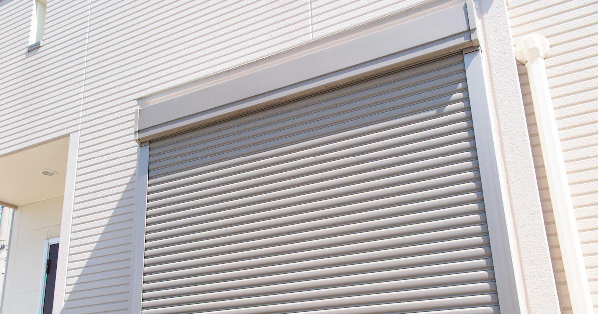 後付けシャッターで防犯対策！シャッター後付けの費用やメリット・デメリットを解説